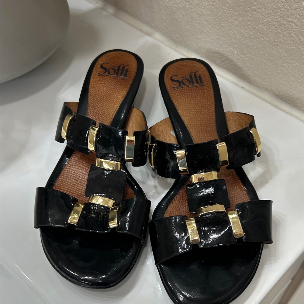 Sofft Women's Black and Gold Slide Sandals - Picture 4 of 8